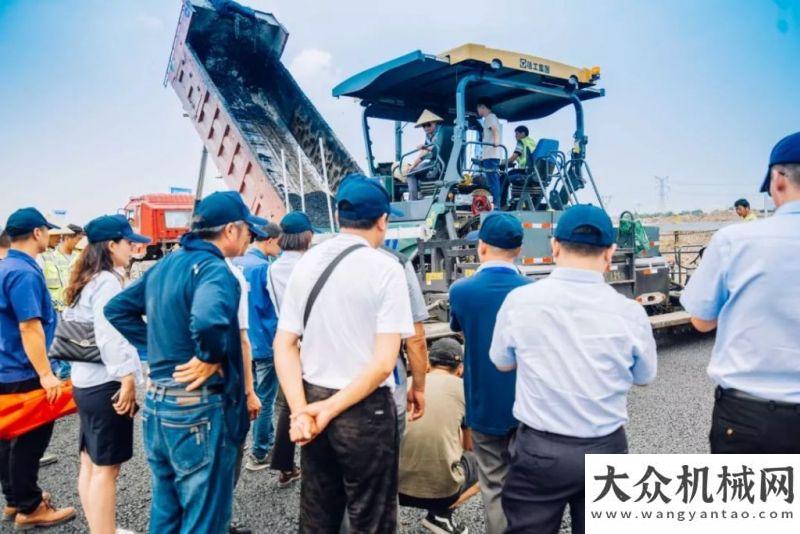 消防新高度有你更精彩！徐工成套道路機(jī)械施工觀摩暨瀝青攪拌工藝研討會(huì)成功！徐工以