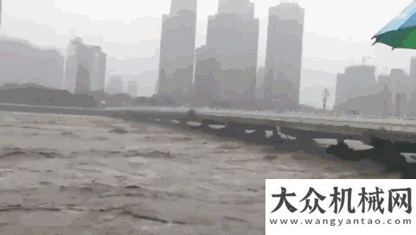 保升級改造綿陽救災(zāi)現(xiàn)場 約翰迪爾風(fēng)雨中堅守！?。‖斶B尼