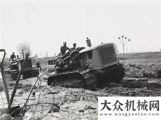 急產業(yè)發(fā)展卡特彼勒1943年：齊心協力，抗洪筑壩世界級