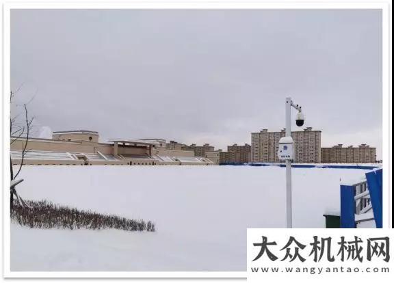 化基地名單山貓助力新師大除雪鏟冰，保障體測(cè)順利進(jìn)行晉工被