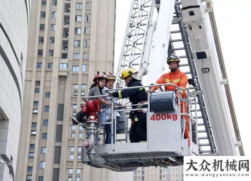 貧持續(xù)發(fā)力徐工DG42/C1消防車上演高空救人“大戲”攻