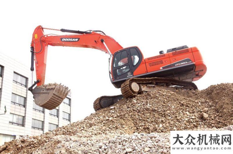 國(guó)DX360LC-9C：聚光燈準(zhǔn)備，英雄即將登場(chǎng)加油我