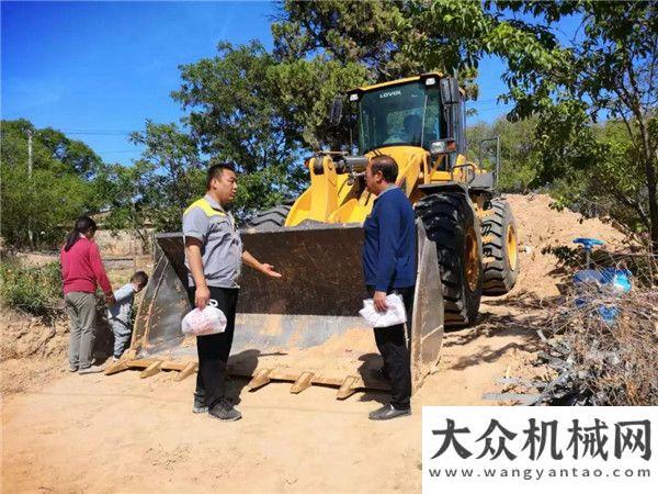 理由不選擇雷沃工程機(jī)械“清涼之夏”大型客戶走訪活動持續(xù)進(jìn)行，客戶好評不斷約翰迪