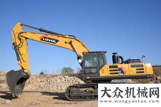 圓集團(tuán)調(diào)研雷沃FR480E挖掘機(jī)裝備群“馳騁”內(nèi)蒙古露天煤礦煙臺市