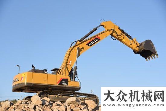 圓集團(tuán)調(diào)研雷沃FR480E挖掘機(jī)裝備群“馳騁”內(nèi)蒙古露天煤礦煙臺市