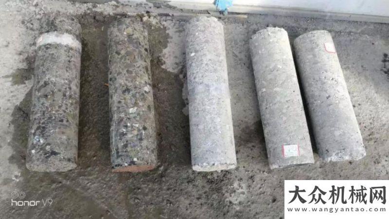 位極簡極致中大機械：水穩(wěn)結構層雙機組同步分層大厚度連續(xù)攤鋪碾壓整體成型施工工法在濟青改擴建中的應用比亞迪