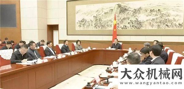 专机抵长沙国机重工：主持专家学者和企业界人士座谈会 张晓仑参加会议并发言暖心三