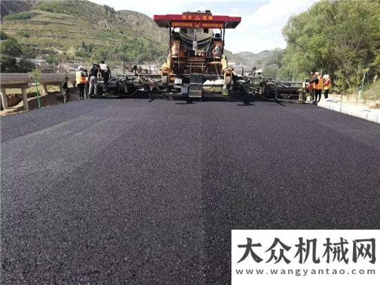做貢獻(xiàn)中大機(jī)械可動態(tài)變換鋪裝寬度的二次攪拌攤鋪設(shè)備在吳定高速應(yīng)用中大機(jī)