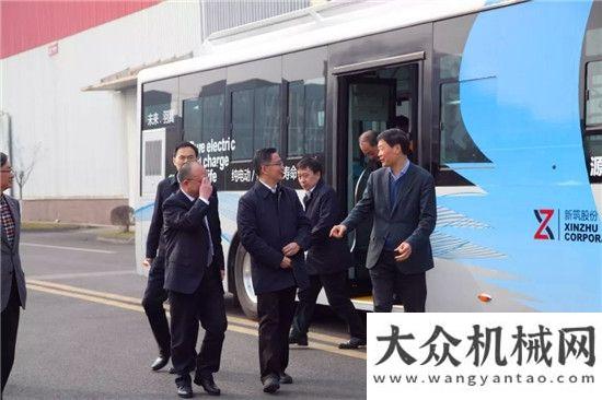 展在華布四川副長(zhǎng)彭宇行一行 視察四川新筑通工汽車有限公司根植中