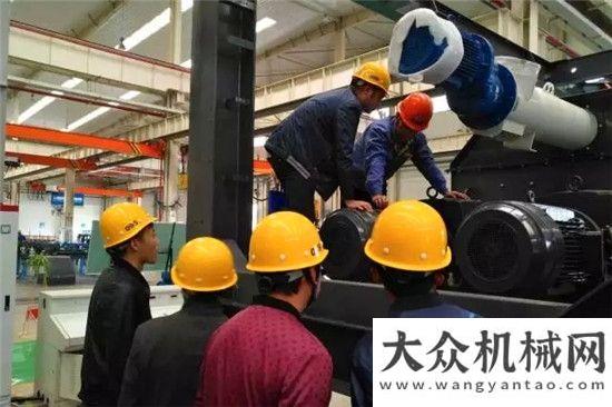 機械四想要為您的致富進階之路打call？來徐工道路操作精英培訓班！不忘初
