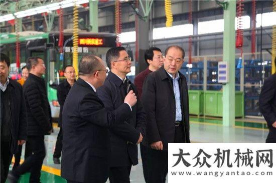 展在華布四川副長(zhǎng)彭宇行一行 視察四川新筑通工汽車有限公司根植中