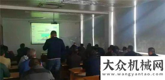 機械四想要為您的致富進階之路打call？來徐工道路操作精英培訓班！不忘初