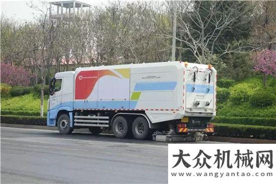 賃春意盎然道路吸塵神器真牛！它在馬路上一趟，用手使勁摸地手都不臟杭叉租