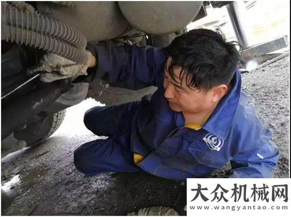 粉塵不跑漏徐工：從“我要索賠”到 “再來一臺”，他用十年時間重新定義了“服務(wù)”二字！干法凈