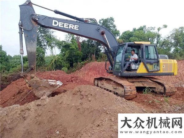 店收到錦旗土方全能王 約翰迪爾助力江西南昌儒樂湖生態(tài)治理項(xiàng)目方圓大