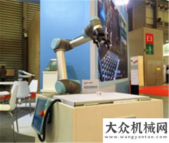 國市場大門優(yōu)傲機器人UR+平臺 打造汽車智造“百變工具”徐工荷