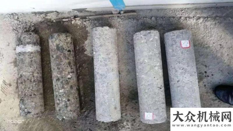 東進主戰(zhàn)場中大機械：12米寬新建路面水穩(wěn)基層雙機組同步連鋪連壓整體成型施工工法模擬山河智