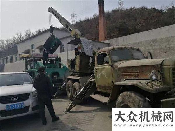 量奔赴市場(chǎng)37歲高齡徐工“老5噸”現(xiàn)身大連，這車還能用！同力重