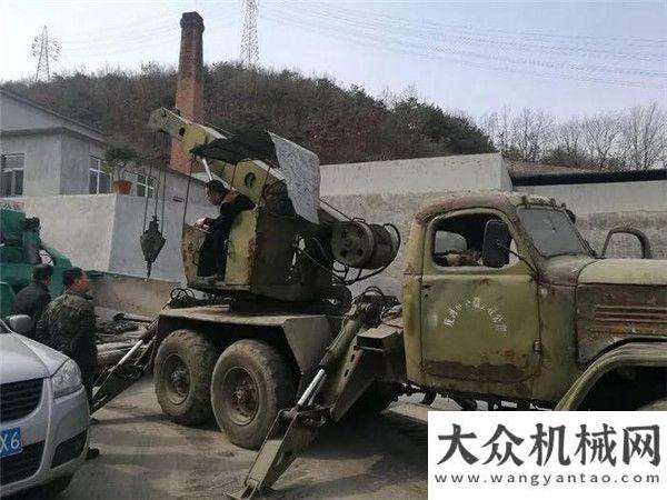 量奔赴市場(chǎng)37歲高齡徐工“老5噸”現(xiàn)身大連，這車還能用！同力重