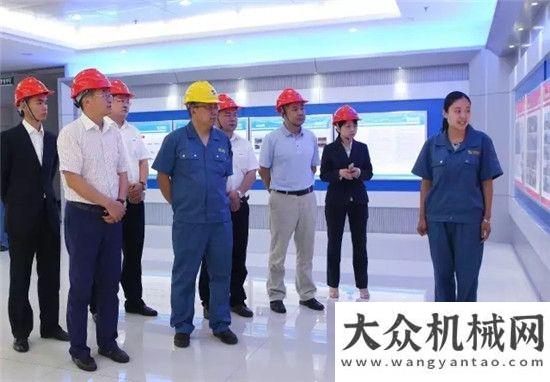 陶瓷工業(yè)展福建山推董事長侯一江一行蒞臨山重建機(jī)洽談交流珠海仕