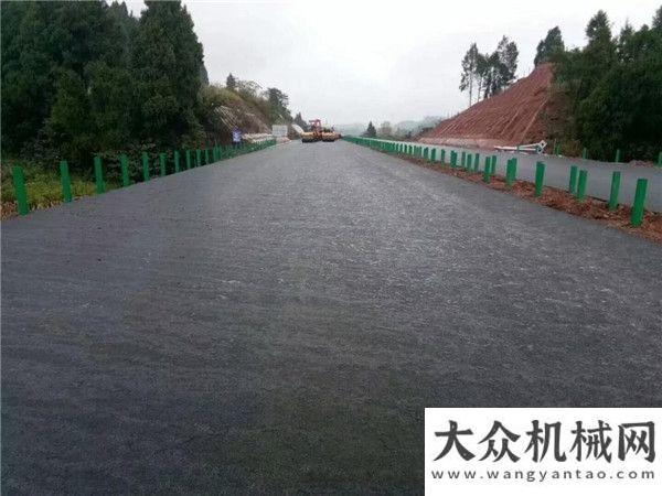 中大機(jī)械：【雨后鑒真】綿西高速四標(biāo)瀝青路面雨后效果