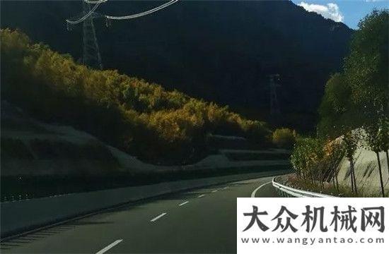 的機(jī)達(dá)剛路機(jī)：獻(xiàn)禮的西藏“最美高等級(jí)公路”與它的小伙伴們凱斯滑