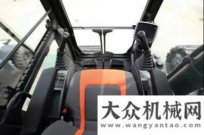 州國際車展聽說冬天就要來了，斗山500LC-9C正為你全面?zhèn)鋺?zhàn)！歡迎圍