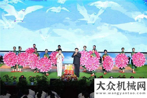 日成功舉辦慶祝方圓集團(tuán)二十六建廠四十九文藝晚會舉行林德中