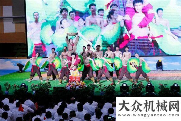 日成功舉辦慶祝方圓集團(tuán)二十六建廠四十九文藝晚會舉行林德中