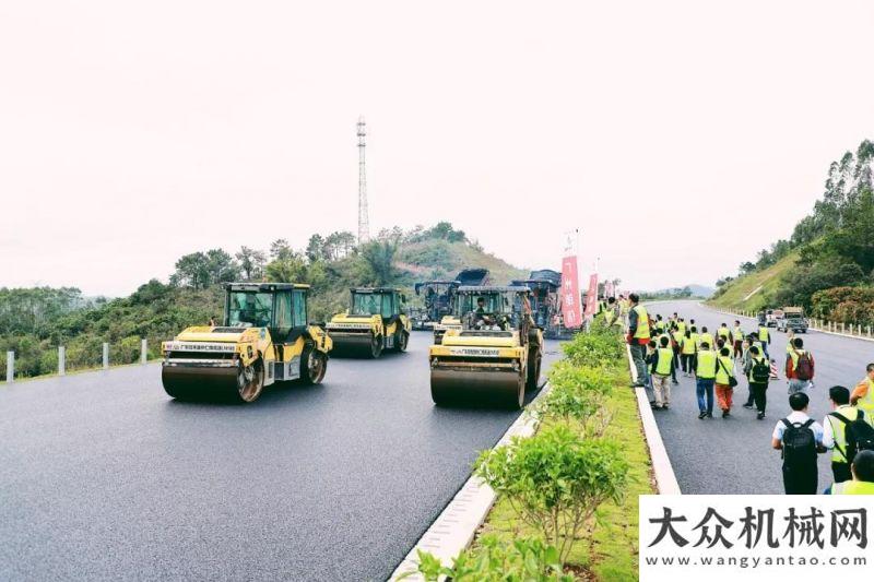 含活動預告戴納派克大型智能攤鋪機SD2550CS配端伸縮閃耀仁博高速公路項目卡特彼