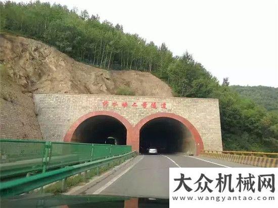 鋼輪壓路機(jī)方圓集團(tuán)2017年客戶關(guān)愛活動開啟“西之行”有一種