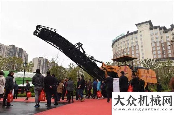 向吊友襲來三機(jī)2017全國巡展南昌站、哈爾濱站美圖集錦徐工一