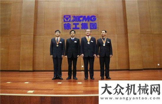 再添新動(dòng)力在徐工“珠峰登頂”的事業(yè)中以新要求譜寫(xiě)新篇章中聯(lián)重