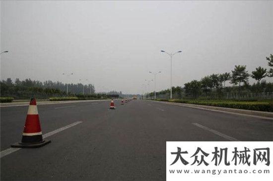 瘋狂打電話高遠(yuǎn)圣工交通錐自動(dòng)收放車(chē)為公路養(yǎng)護(hù)安全作業(yè)保駕護(hù)航為新一