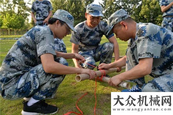 中鋒與影鋒徐工：吊車是在這樣一群人手里購買，你放心嗎？約翰迪