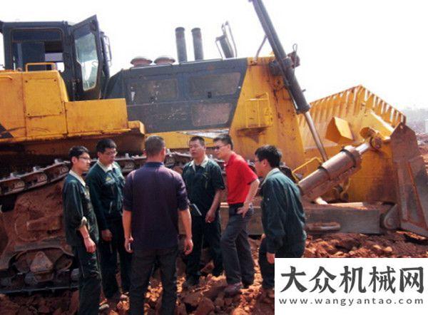 平地機下線山推900馬力推土機盡顯“制造”風(fēng)采山推新