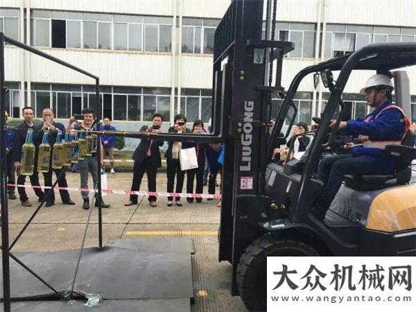 秘訣是什么極致能效 智享隨心——柳工C系列叉車隆重上市一季度