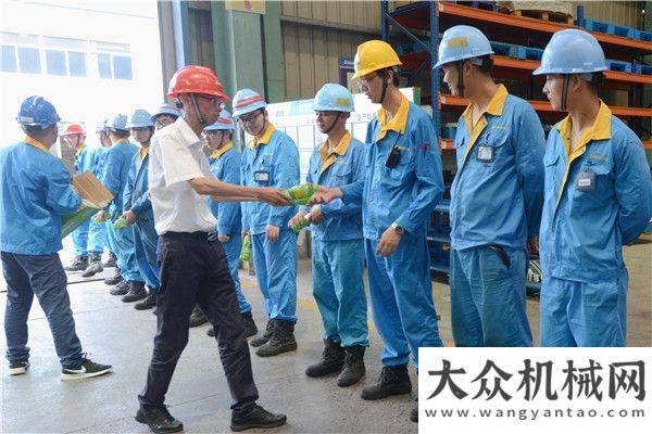 機(jī)霸氣來襲無錫錫山區(qū)大明金屬為一線員工送清涼觀感手