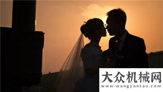 在三一舉行我們結(jié)婚啦！豪車來捧場！徐工2019品質(zhì)升級版G一代為新人事業(yè)發(fā)展插上騰飛的翅膀！五