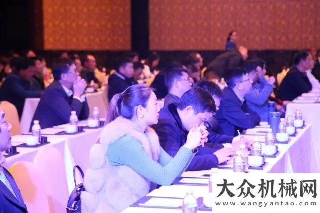 力邁向高端鏟業(yè)新路徑 發(fā)展新方法 理念新突破，徐工鏟運(yùn)成功舉辦“價(jià)值引領(lǐng) 持續(xù)構(gòu)筑鏟業(yè)新生態(tài)”高峰論壇濰柴領(lǐng)
