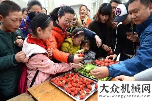 備產(chǎn)銷兩旺移動通信集團山東有限公司海陽分公司、海陽廣播電視臺職工走進方圓工業(yè)旅游陜建機