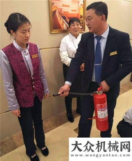 精神方圓大酒店組織全員消防安全培訓(xùn)和演練玉柴集