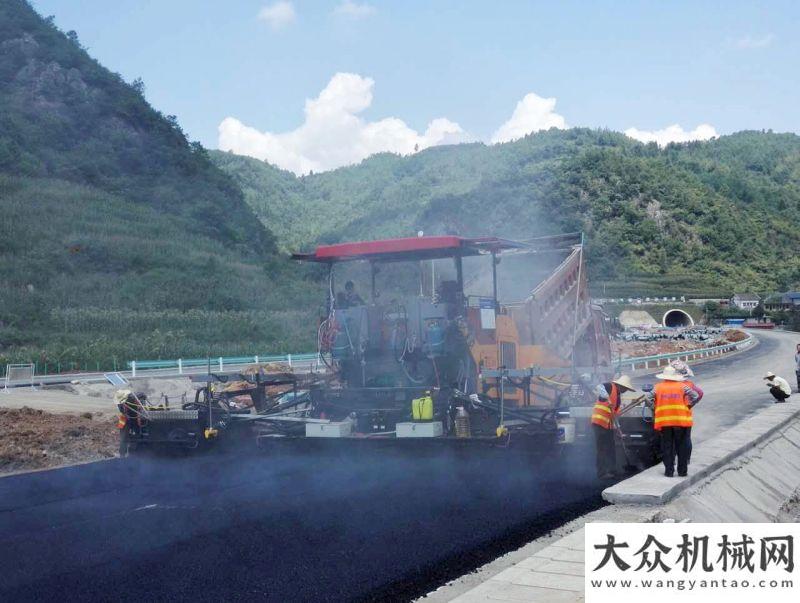 的創(chuàng)新之路長城攤鋪機于盤興高速開啟全能模式德基機