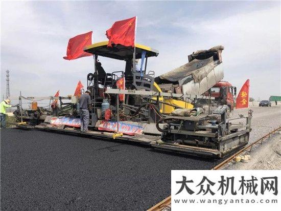 兄弟一起上戴納派克SD攤鋪機(jī)端伸縮——大寬度高等級(jí)路面攤鋪神器雷薩超