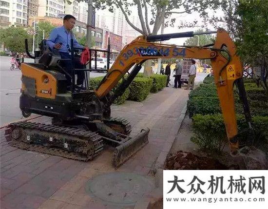 團首秀風采三一微挖：精靈戰(zhàn)士走街串巷 市政施工大顯身手酷跑在