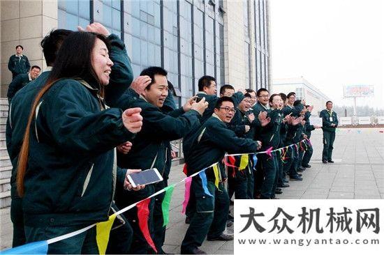 年會搶先看山推股份公司工會舉辦職工迎新年拔河比賽專業(yè)品