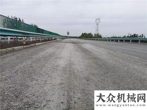 四點的徐工維特根 3800 CR 首次在國內高速公路上成功應用日