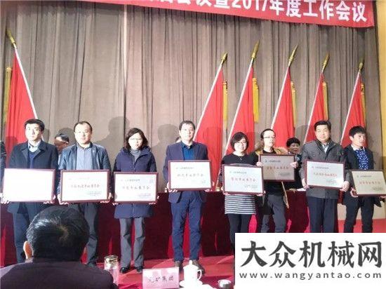 力企業(yè)榜單山東臨工榮獲校企合作先進單位建研家