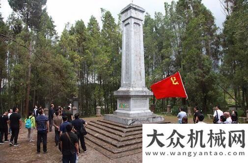 守者金文華傳承鐵軍精神 鐵建裝備重走成昆鐵路國機重