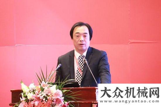 初登小巔峰“榮耀新晉 ? 跨越前行” 江蘇晉工機械整車下線慶典暨2017商務(wù)年會盛大大型挖